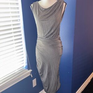 EUC Alice & Olivia Silver Bodycon Dress – Size Small – Sleek & Sophisticated